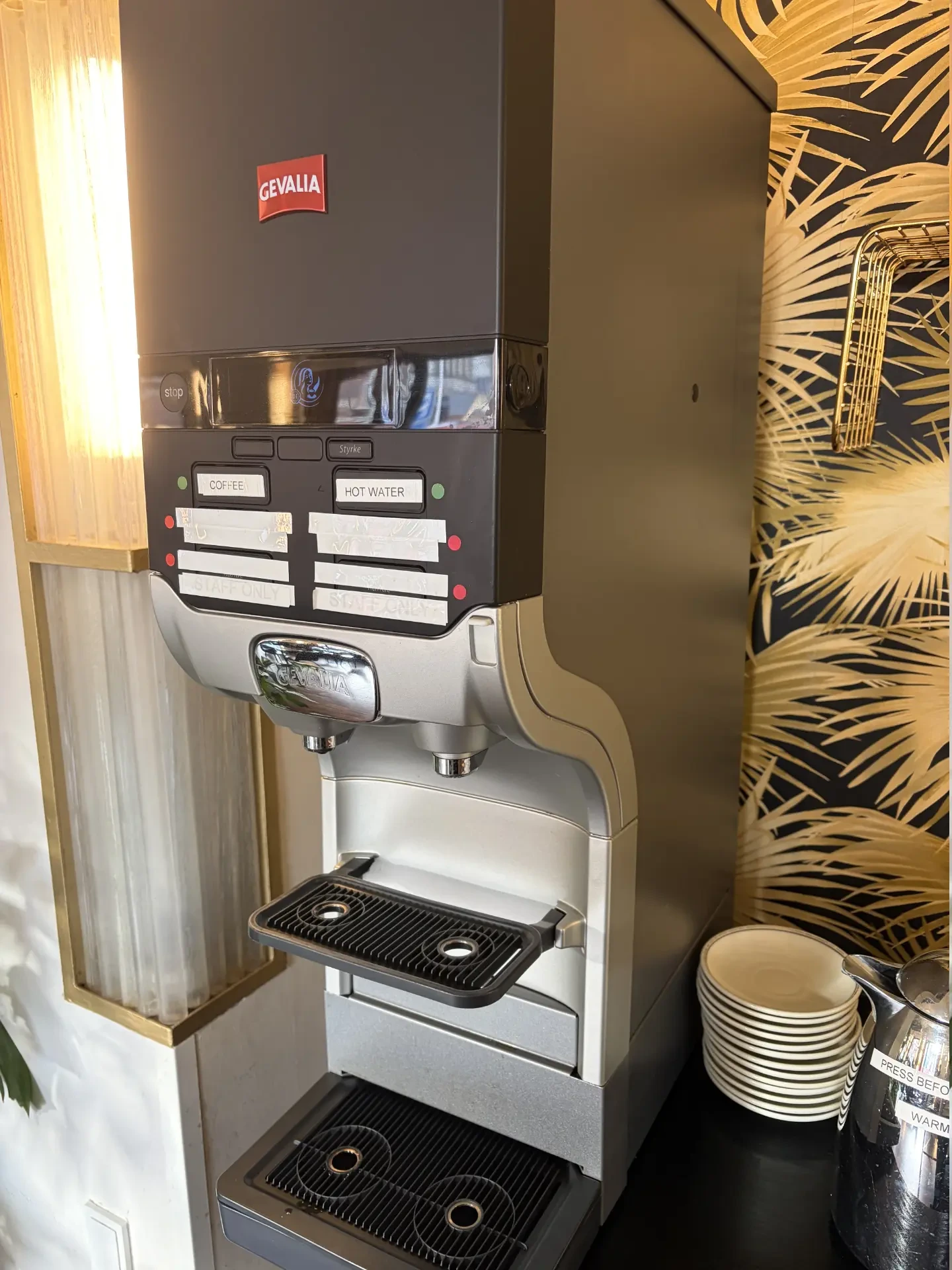 Hotel Astoria — Art-deco-folie på kaffemaskiner — billede 2